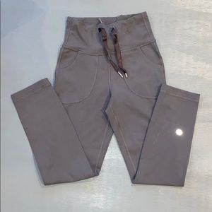 LULULEMON ANKLE PANT SIZE 2
